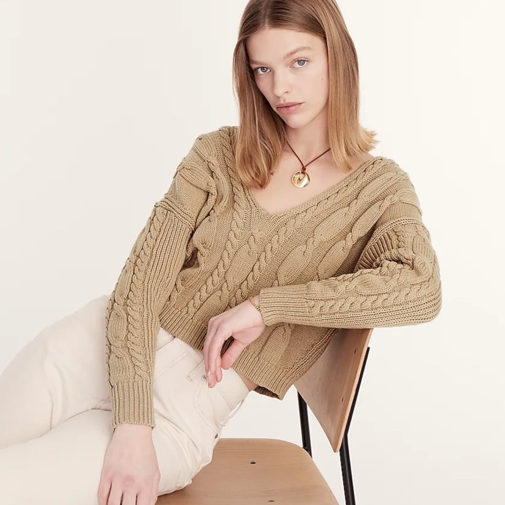 J.Crew tan V-neck cable-knit sweater
Item BG681 excellent condition sz SMALL